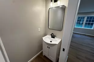 93 Rockland Rd, Auburn, MA 01501 - Photo 9