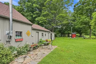 17 Main St, Wales, MA 01081 - Photo 33