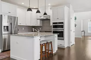 73 Phoebe St, Methuen, MA 01844 - Photo 11