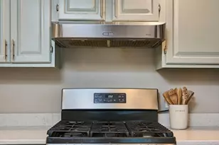 20 Carriage Ln, South Hadley, MA 01075 - Photo 9