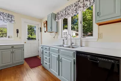 37 Bridge Street, Beverly, MA 01915 - Photo 9