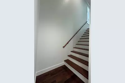33 Polaski Ave, Chicopee, MA 01013 - Photo 9
