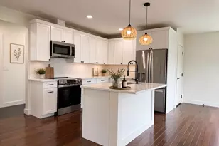 33 Polaski Ave, Chicopee, MA 01013 - Photo 3