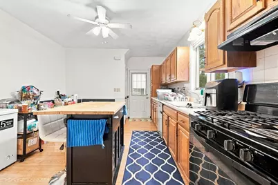 23 Burnham St, Somerville, MA 02144 - Photo 11