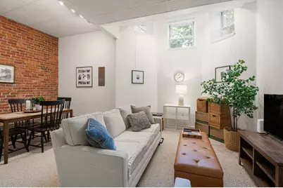 60 Marshal St #4, Brookline, MA 02446 - Photo 5