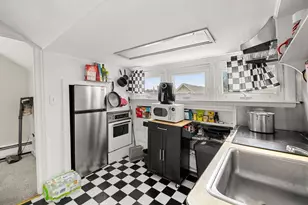 19 Essex St, Beverly, MA 01915 - Photo 17