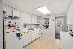 19 Essex St, Beverly, MA 01915 - Photo 29