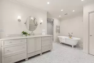 372 Warren St, Brookline, MA 02445 - Photo 25