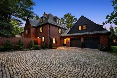 372 Warren St, Brookline, MA 02445 - Photo 3