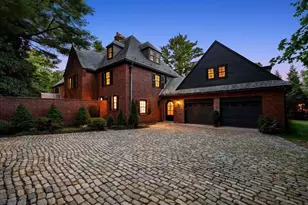 372 Warren St, Brookline, MA 02445 - Photo 3