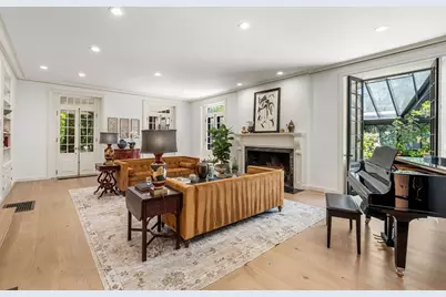 372 Warren St, Brookline, MA 02445 - Photo 7