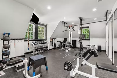 372 Warren St, Brookline, MA 02445 - Photo 33