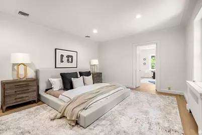 372 Warren St, Brookline, MA 02445 - Photo 25