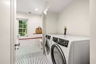 372 Warren St, Brookline, MA 02445 - Photo 33