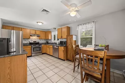 635 Dighton Ave, Taunton, MA 02780 - Photo 3