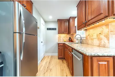 55 Gillette Cir, Springfield, MA 01118 - Photo 11