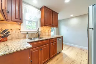 55 Gillette Cir, Springfield, MA 01118 - Photo 9