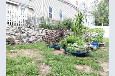 31 Floyd St, Lowell, MA 01852 - Photo 13