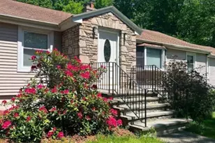 7 W Hill Terrace, Worcester, MA 01609 - Photo 1