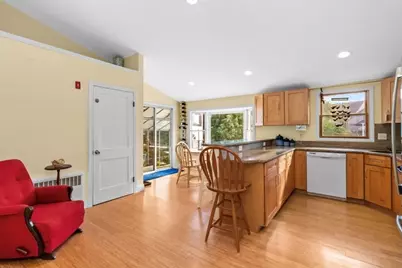 6 Reymonds Ave, Randolph, MA 02368 - Photo 3