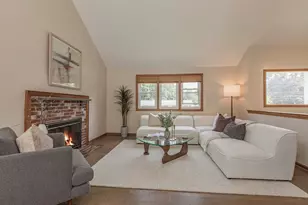 62 Harrington Rd, Framingham, MA 01701 - Photo 3