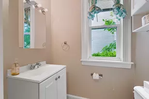 37 Thorndinke St, Beverly, MA 01915 - Photo 7