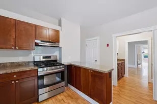 37 Thorndinke St, Beverly, MA 01915 - Photo 5