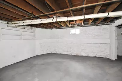 30 Laurel St, Holyoke, MA 01040 - Photo 27