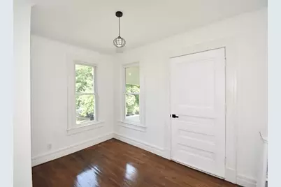 30 Laurel St, Holyoke, MA 01040 - Photo 23