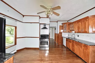 30 Laurel St, Holyoke, MA 01040 - Photo 15