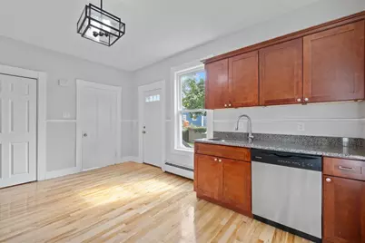 24 Village St #1, Marblehead, MA 01945 - Photo 5