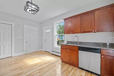 24 Village St #1, Marblehead, MA 01945 - Photo 5