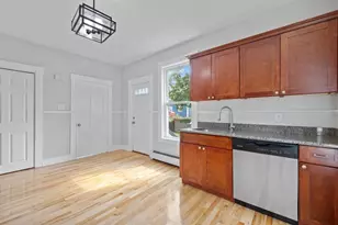 24 Village St, Marblehead, MA 01945 - Photo 5