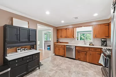 137 Ward St, North Brookfield, MA 01535 - Photo 9
