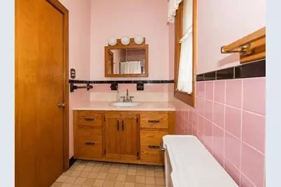 466 East Main Street, Chicopee, MA 01020 - Photo 25