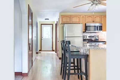 15 Thatcher Sq, Brockton, MA 02302 - Photo 9