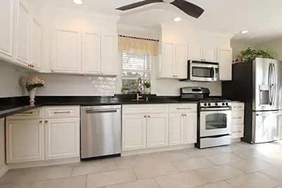 27 Overlea Avenue, Saugus, MA 01906 - Photo 7