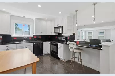 112 Stoughton St, Quincy, MA 02169 - Photo 3