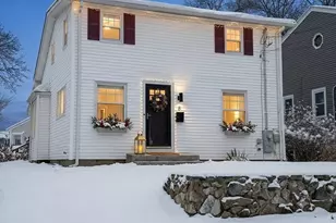 8 Greenhalge St, Medford, MA 02155 - Photo 3
