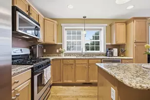 1975 Middlesex St, Lowell, MA 01851 - Photo 9