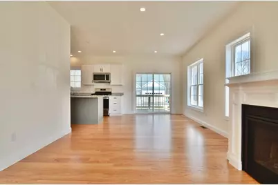 20B Crownshield #20B, Uxbridge, MA 01569 - Photo 3