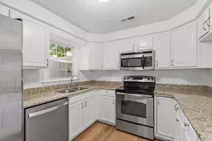 2701 Forest Park Dr, Auburn, MA 01501 - Photo 5
