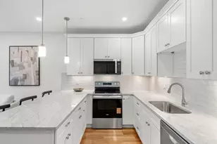 9 Downer Ct, Boston, MA 02122 - Photo 13