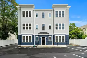 9 Downer Ct, Boston, MA 02122 - Photo 33