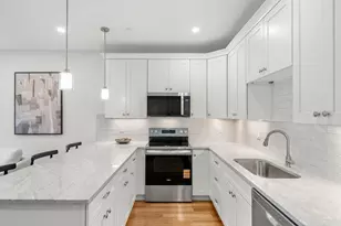 9 Downer Ct, Boston, MA 02122 - Photo 11