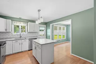 27 Judy Ln, East Longmeadow, MA 01028 - Photo 9