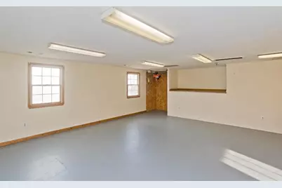1692 Memorial Drive, Chicopee, MA 01020 - Photo 5