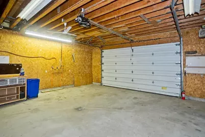 1692 Memorial Drive, Chicopee, MA 01020 - Photo 13
