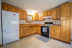 27 Clems Way, Acushnet, MA 02743 - Photo 3