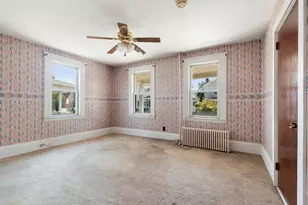 51 Oakland St, Malden, MA 02148 - Photo 5
